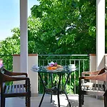 In Sicily Including Breakfast Apartamento *